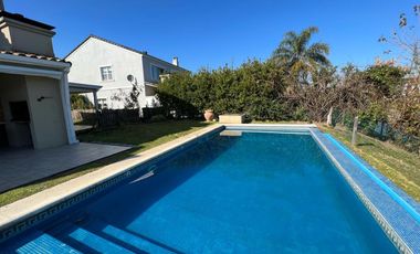 Casa en alquiler en barrio Barrancas del Lago - Nordelta