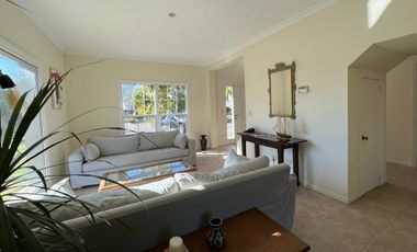 Casa en alquiler en barrio Barrancas del Lago - Nordelta