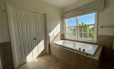 Casa en alquiler en barrio Barrancas del Lago - Nordelta