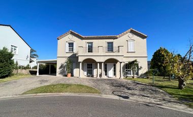 Casa en alquiler en barrio Barrancas del Lago - Nordelta