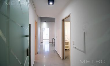 Oficina en venta con cochera en San Martin