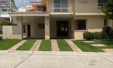 Casa en Renta en Puerta de Hierro , Zapopan , Jalisco