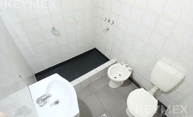 VENTA DE CASA CON TRES UNIDADES FUNCIONALES EN ISIDRO CASANOVA, IDEAL INVERSOR