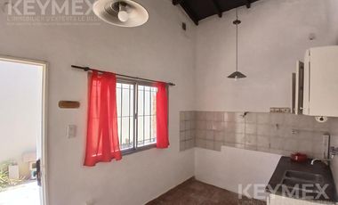 VENTA DE CASA CON TRES UNIDADES FUNCIONALES EN ISIDRO CASANOVA, IDEAL INVERSOR
