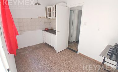 VENTA DE CASA CON TRES UNIDADES FUNCIONALES EN ISIDRO CASANOVA, IDEAL INVERSOR