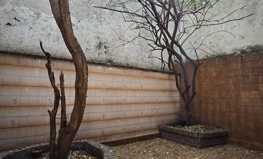 Se vende casa  para remodelar en Lomas de la Herradura