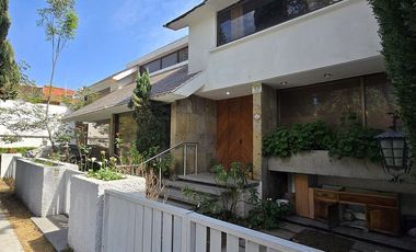 Se vende casa  para remodelar en Lomas de la Herradura