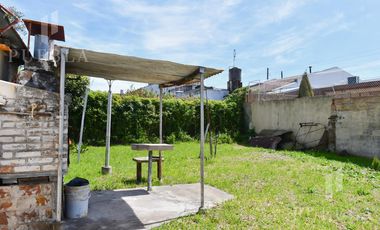 VENTA DE PH AL FONDO CON GRAN PARQUE DE 233M A RECICLAR. TURDERA-LOMAS DE ZAMORA.