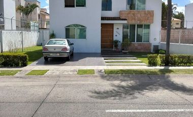 Casa en Venta en Jardín Real - Boulevard Jardín Real 2331