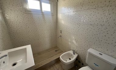 Casa en  venta cuatro ambientes en barrio Chic Village Pilar