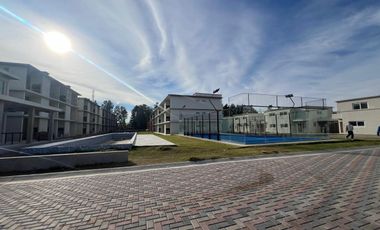 Casa en  venta cuatro ambientes en barrio Chic Village Pilar