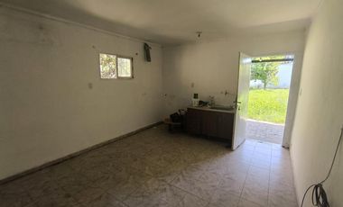 Se vende casa de dos dormitorios en amplio terreno. Permuta o Financiacion