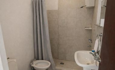 Se vende casa de dos dormitorios en amplio terreno. Permuta o Financiacion