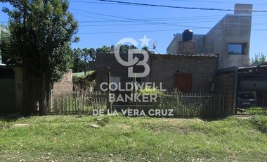 Se vende casa de dos dormitorios en amplio terreno. Permuta o Financiacion