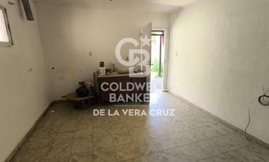 Se vende casa de dos dormitorios en amplio terreno. Permuta o Financiacion