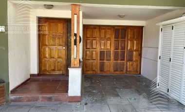 Excelente departamento 2 ambientes con cochera cubierta!!