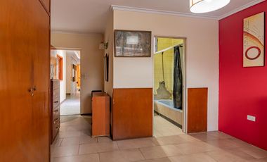 Casa de tres dormitorios y local con pileta en Av. Arana y Centenario  VILLA ELISA