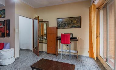 Casa de tres dormitorios y local con pileta en Av. Arana y Centenario  VILLA ELISA