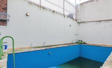 Casa de tres dormitorios y local con pileta en Av. Arana y Centenario  VILLA ELISA