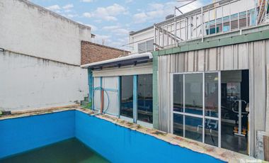 Casa de tres dormitorios y local con pileta en Av. Arana y Centenario  VILLA ELISA