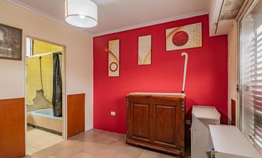 Casa de tres dormitorios y local con pileta en Av. Arana y Centenario  VILLA ELISA