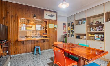 Casa de tres dormitorios y local con pileta en Av. Arana y Centenario  VILLA ELISA