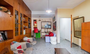 Casa de tres dormitorios y local con pileta en Av. Arana y Centenario  VILLA ELISA