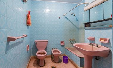 Casa de tres dormitorios y local con pileta en Av. Arana y Centenario  VILLA ELISA