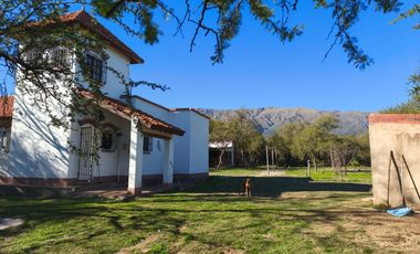 CASA DE 3 AMBIENTES EN VENTA CON TERRENO DE 7 HECTAREAS Y PILETA - LA RAMADA - CORDOBA