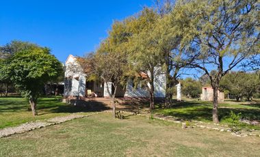 CASA DE 3 AMBIENTES EN VENTA CON TERRENO DE 7 HECTAREAS Y PILETA - LA RAMADA - CORDOBA