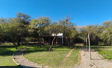 CASA DE 3 AMBIENTES EN VENTA CON TERRENO DE 7 HECTAREAS Y PILETA - LA RAMADA - CORDOBA