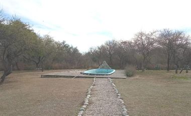 CASA DE 3 AMBIENTES EN VENTA CON TERRENO DE 7 HECTAREAS Y PILETA - LA RAMADA - CORDOBA