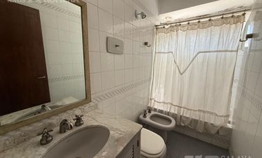 Casa en Florida en venta 5 ambientes lote de 10 x 36 mts - Hermoso Pulmon de manzana