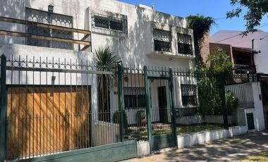 Casa en Florida en venta 5 ambientes lote de 10 x 36 mts - Hermoso Pulmon de manzana