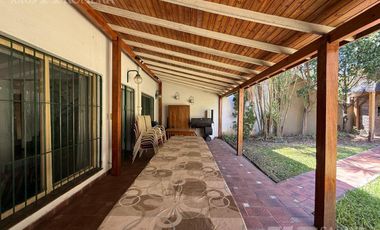 Casa en Florida en venta 5 ambientes lote de 10 x 36 mts - Hermoso Pulmon de manzana