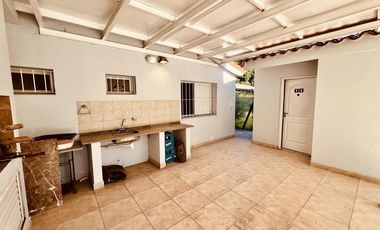 venta Casa quinta con tres lotes