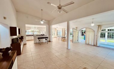 venta Casa quinta con tres lotes