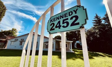 venta Casa quinta con tres lotes