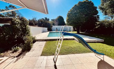 venta Casa quinta con tres lotes