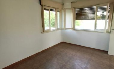 Local + 3 Departamentos dos ambientes en Venta San Antonio de Padua