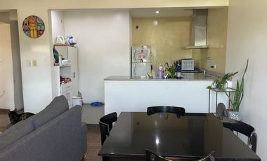 Amplio Departamento media cuadra de la Estacion