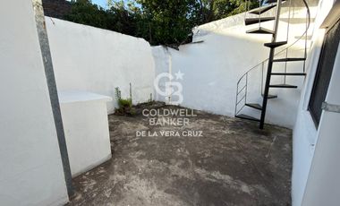 Clinica con consultorios, gabinetes de kinesiologia y laboratorio en Maria Selva