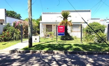 Casa en Venta con gran Terreno | Zona Polideportivo | Luján