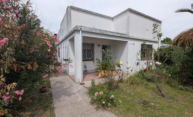 Casa en Venta con gran Terreno | Zona Polideportivo | Luján