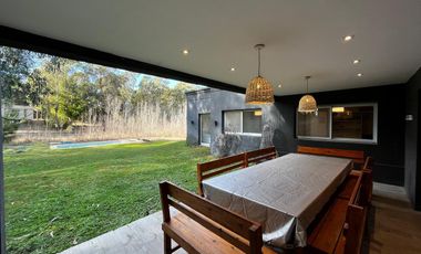 Casa en Venta Costa Esmeralda Barrio Senderos, 4 Dormitorios 160m² Pileta Calefaccionada USD 250.000