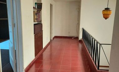 CASA SOLA EN VENTA EN COL. CIUDAD DE LOS DEPORTES