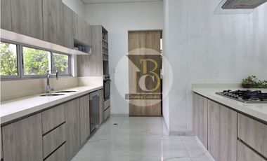 VENTA DE CASA CAMPESTRE CONJUNTO TIERRA DE FLORES YOPAL