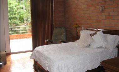 CASA EN VENTA EN LA ESTRELLA SECTOR SURAMERICA