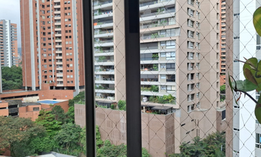Vendo apartamento en el Poblado, sector Santa María de los ngeles