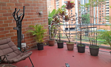 Vendo apartamento en el Poblado, sector Santa María de los ngeles